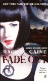 Portada de FADE OUT (MORGANVILLE VAMPIRES (PB))