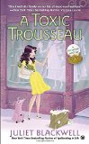 Portada de A TOXIC TROUSSEAU (WITCHCRAFT MYSTERY)