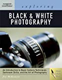 Portada de EXPLORING BASIC BLACK & WHITE PHOTOGRAPHY (DESIGN EXPLORATION SERIES) BY JOY MCKENZIE (2003-11-05)