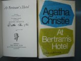 Portada de AT BERTRAM'S HOTEL