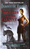 Portada de THIS SIDE OF THE GRAVE: A NIGHT HUNTRESS NOVEL BY FROST, JEANIENE (2011) MASS MARKET PAPERBACK